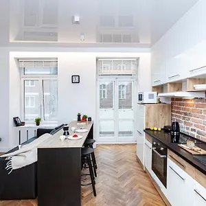 Wspolna 54a - Bezplatny Parking 450m - Balkon Apartament